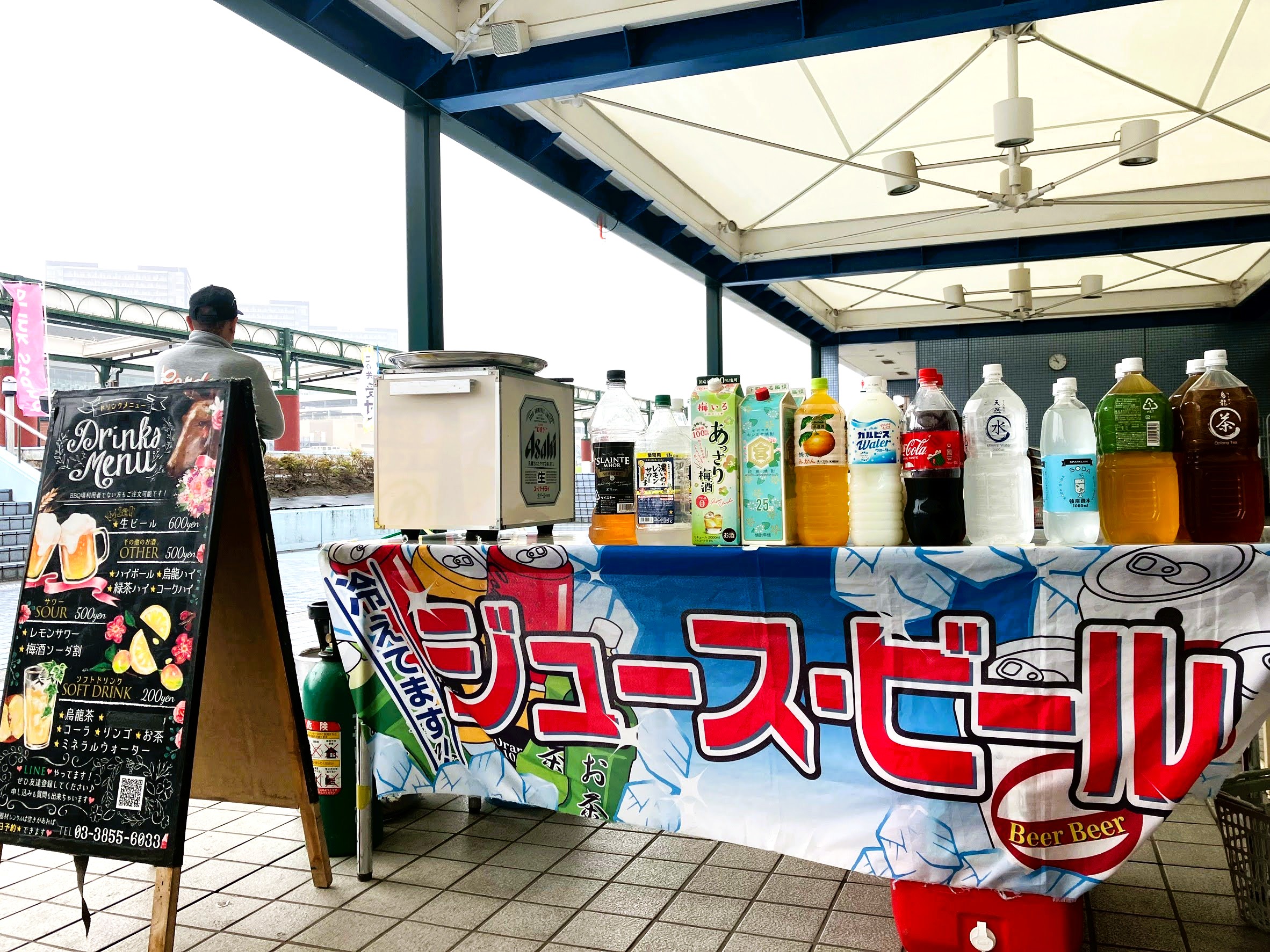 雨の日でも楽しめるBBQ場